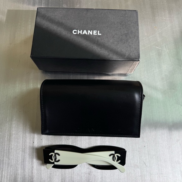 Chanel Rectangle Logo Colorblock Sunglasses Black/White - Picture 6 of 6